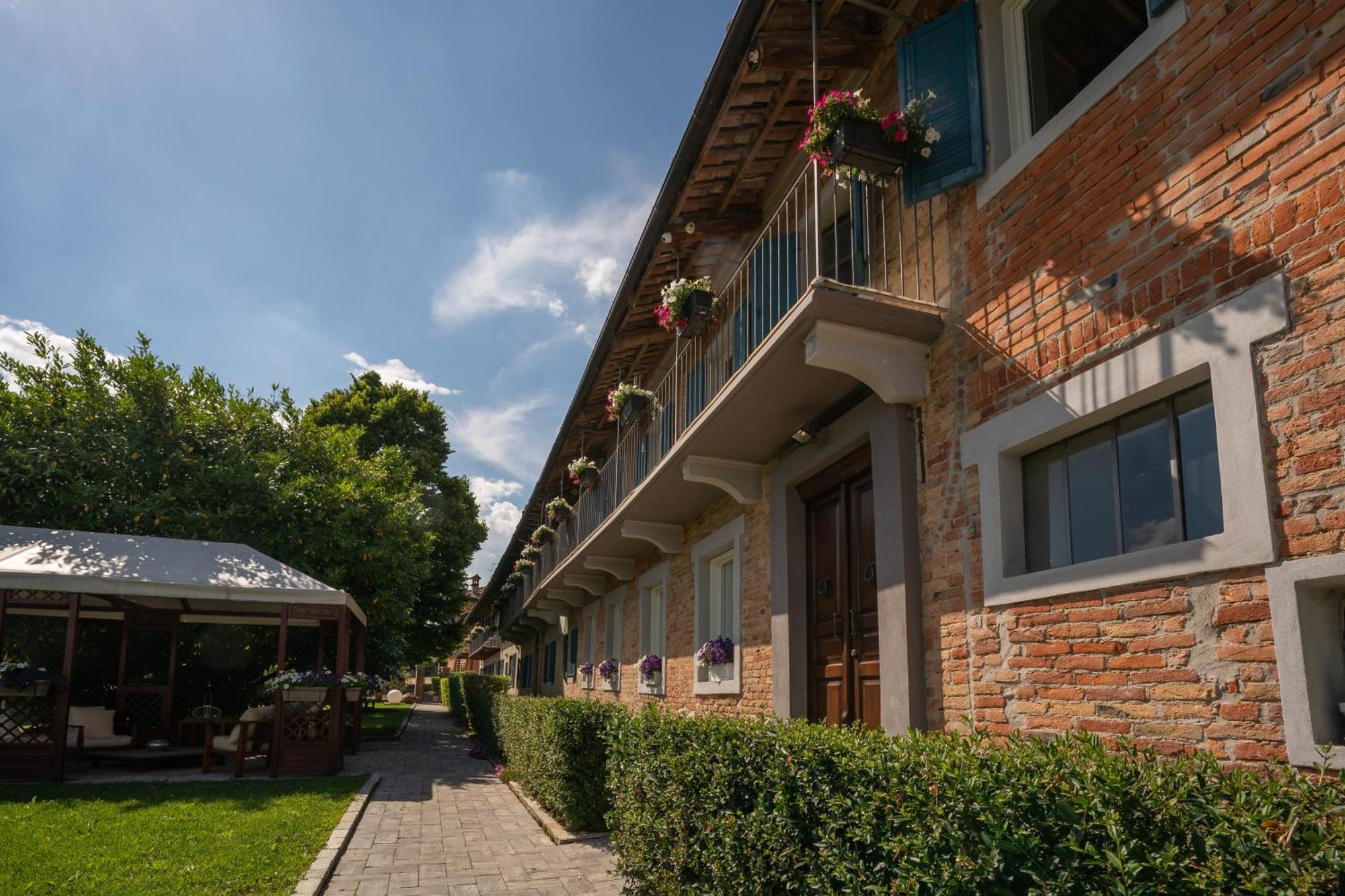 La Madernassa Resort - Casalora Dimora Storica Di Charme Guarene Eksteriør billede